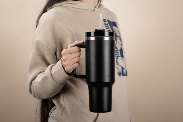Kubek termiczny STANLI 1000 ml czarny z logo